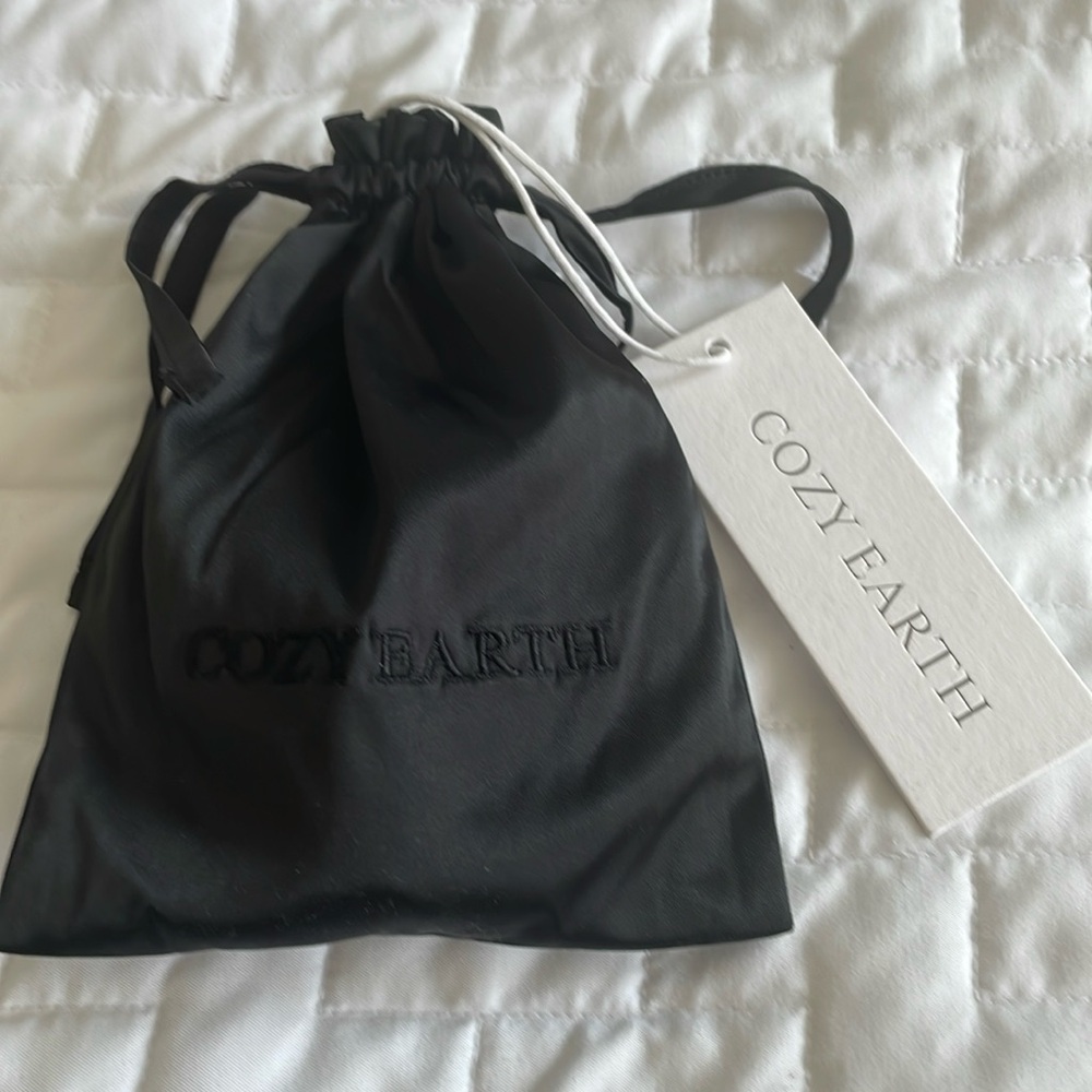 Cozy Earth Silk Schrunchie Set Brand New